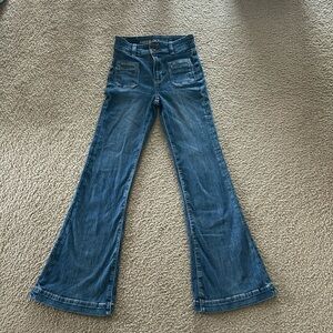 Women’s American Eagle Bootcut Jeans
Size: 00